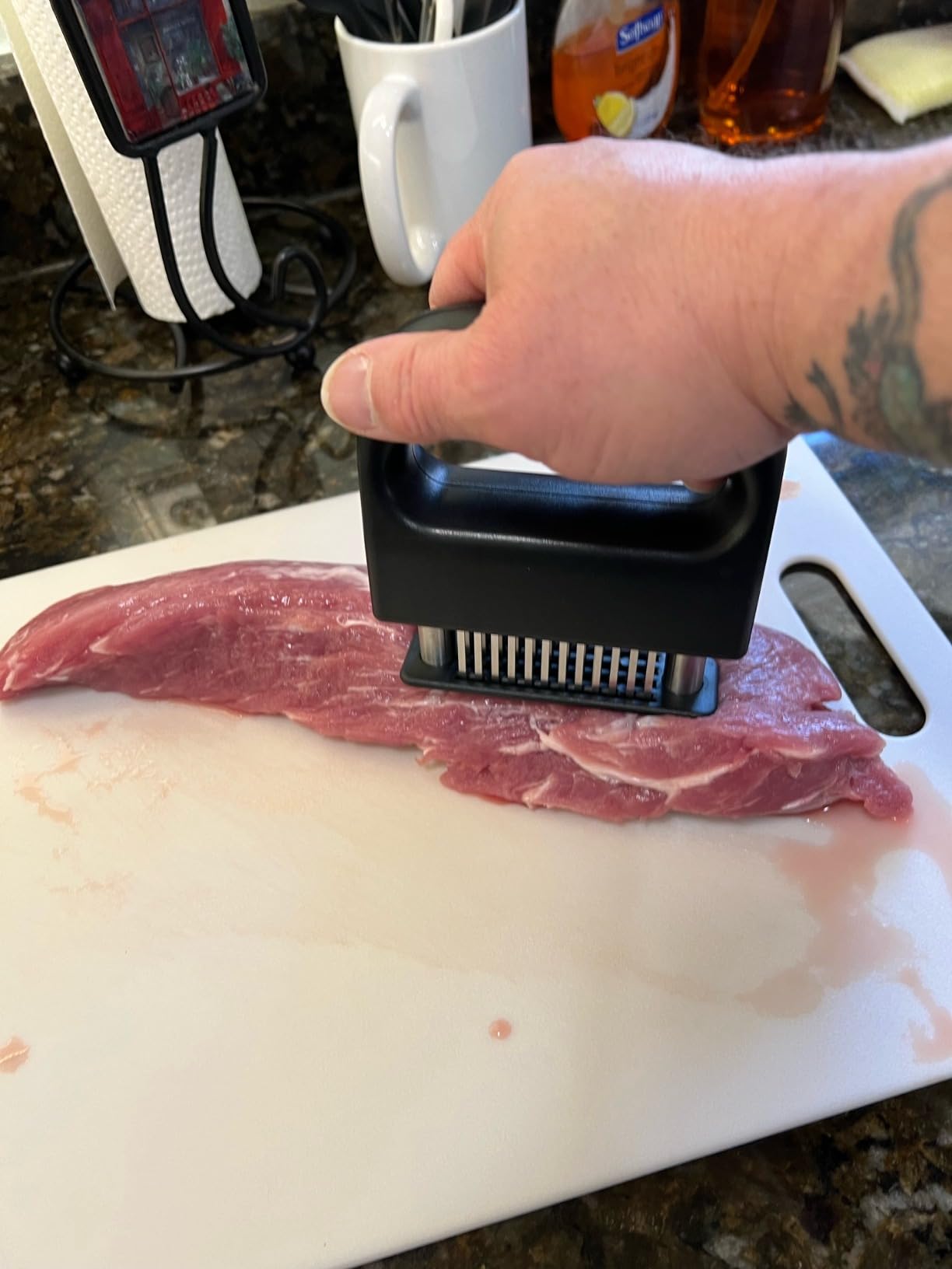 JEREMYTIS meat tenderizer used on thin steak cut